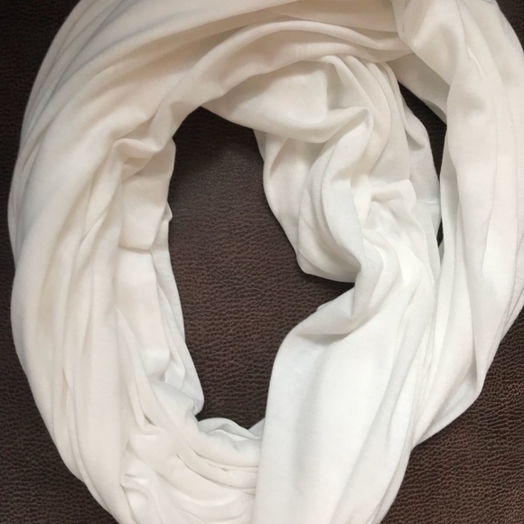 Infinity Scarf. - Picture 1 of 2